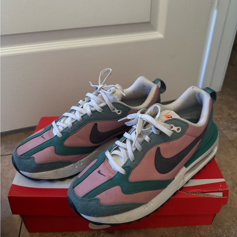Nike Dunk Low Retro in Pink and Green